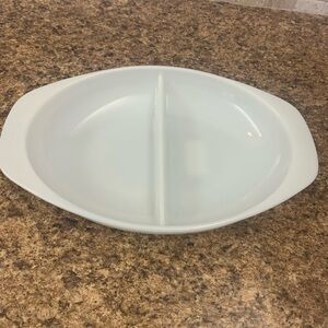 Pyrex Classic White Divided Dish
